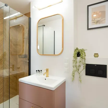 Daire Orange Glow Terrace Ac Free Parking