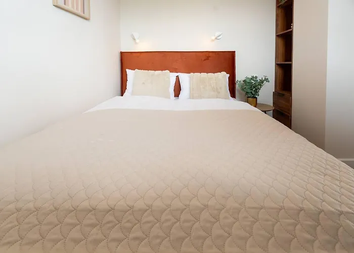 Orange Glow Terrace Ac Free Parking * وارسو