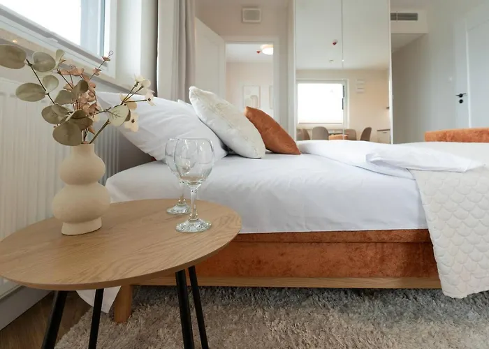 Orange Glow Terrace Ac Free Parking *