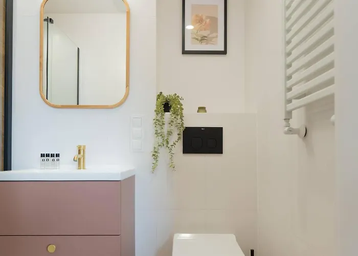 Orange Glow Terrace Ac Free Parking * وارسو